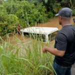 Passengers Escape Death As Two Vehicles Plunge Into Swamp In Enugu | Daily Report Nigeria