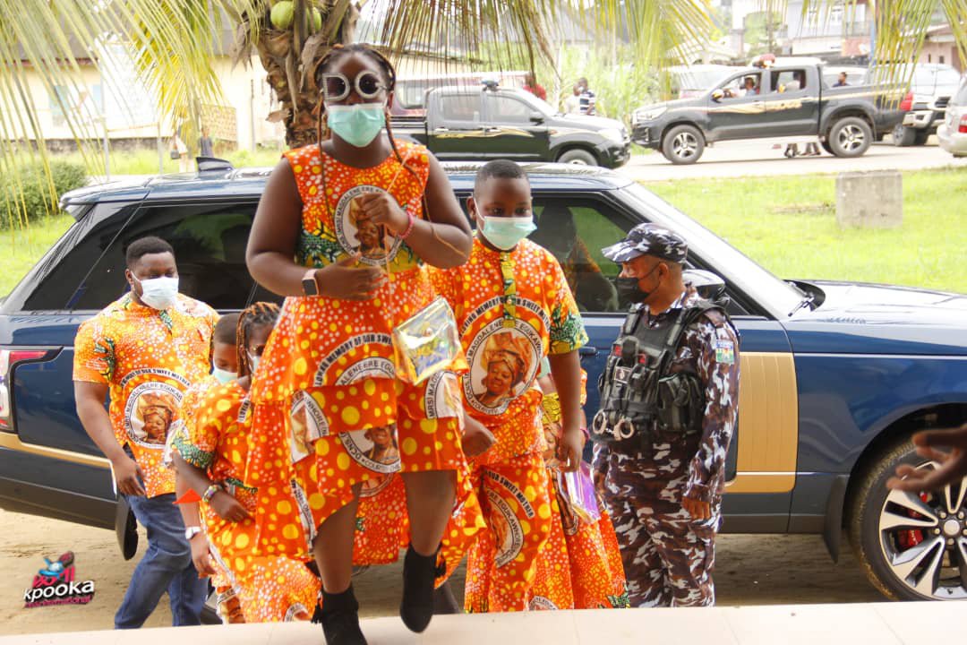 Wayles Honors Mother at 3rd Memorial Service img 20220816 wa00768159188305722922826