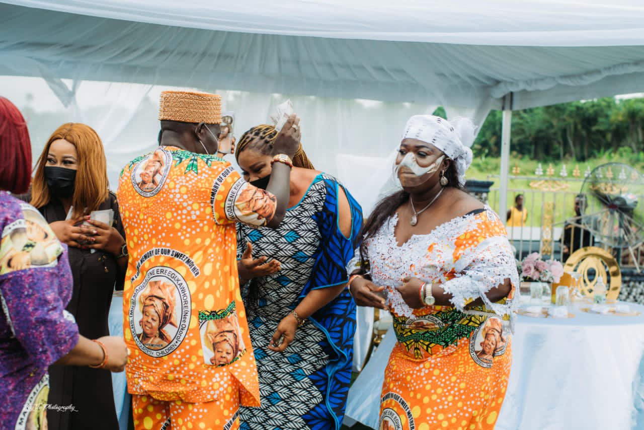 Wayles Honors Mother at 3rd Memorial Service img 20220816 wa00806903672595283032813