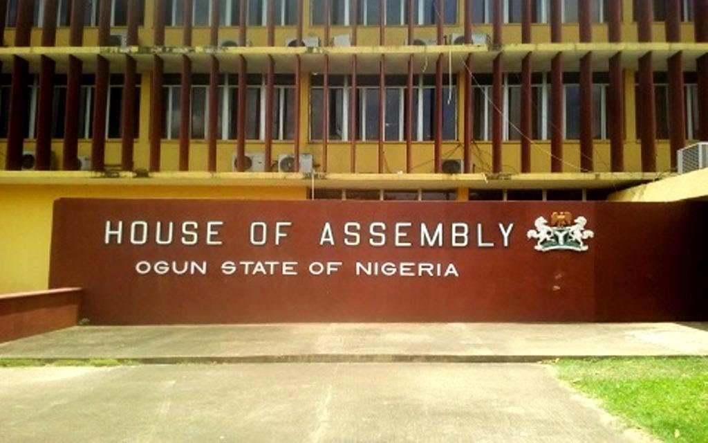 Alleged N2.5bn Fraud: Ogun Speaker Suspends Kadiri, Osho | Daily Report Nigeria