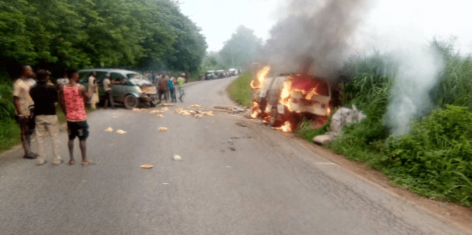 BREAKING: 13 Passengers Burnt to Death in Enugu Auto Crash | Daily Report Nigeria