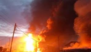 Properties Destroyed as Midnight Fire Razes Buildings Lagos | Daily Report Nigeria