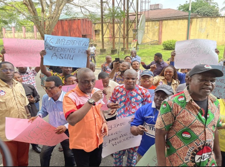 BREAKING: ASUU Protest Over Unpaid Salaries | Daily Report Nigeria