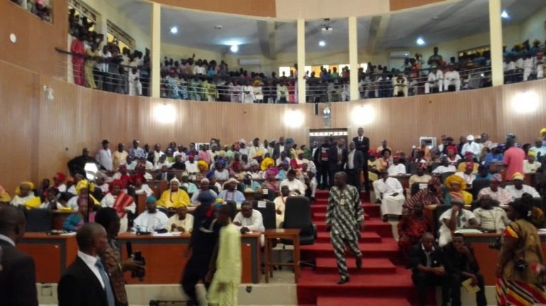 BREAKING: Police Takes Over Ekiti House of Assembly Complex | Daily Report Nigeria