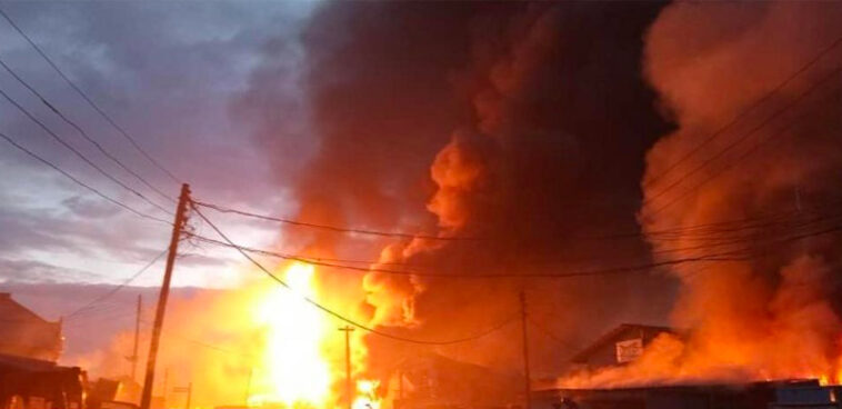 Fire Razes Shops in Onitsha Market | Daily Report Nigeria