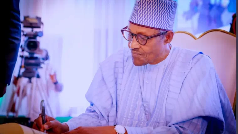 BREAKING: Buhari Signs 2023 Budget | Daily Report Nigeria