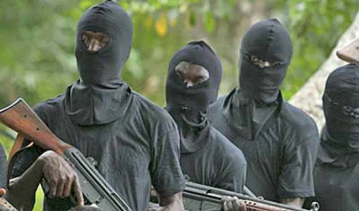 Again, Gunmen Attack Anambra Police Station | Daily Report Nigeria