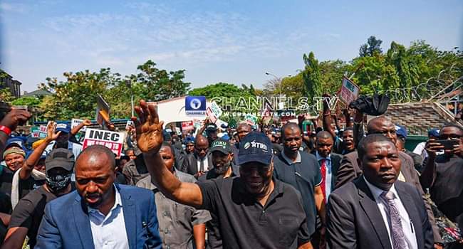 BREAKING: Atiku Leads PDP Protest at INEC Headquarters  | Daily Report Nigeria