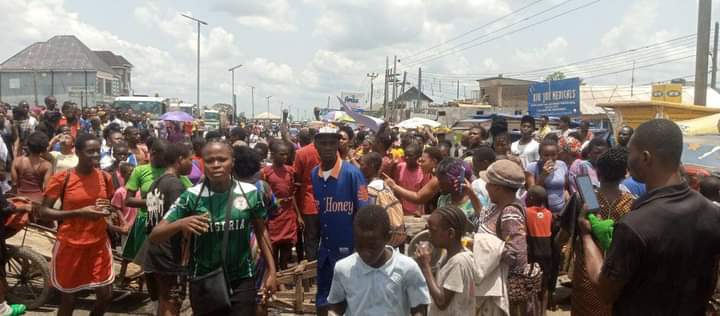 BREAKING: Residents Protest Rejection of Old Naira Notes in Bayelsa | Daily Report Nigeria