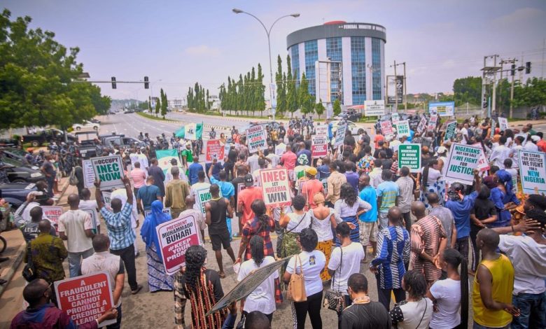 Heavy Protest Rocks Presidential Tribunal [PHOTOS]