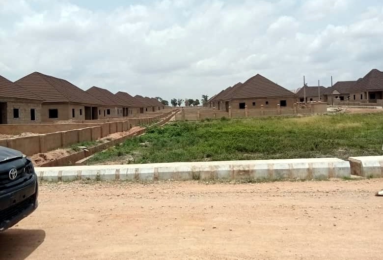 Governor Ishaku Commissions Uncompleted Estate, Road, School [PHOTOS]