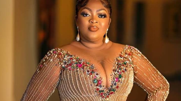 Eniola Badmus Receives Certificate of Appreciation for Pre-inauguration Concert | Daily Report Nigeria