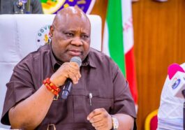 BREAKING: Hoodlums Attack Governor Adeleke, PDP Leaders in Osogbo