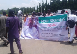 Tinubu Supporters Protest at National Assembly Over Subsidy Removal | Daily Report Nigeria