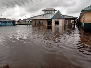 Residents Groan as Flood Submerges Delta Community (PHOTOS) | Daily Report Nigeria