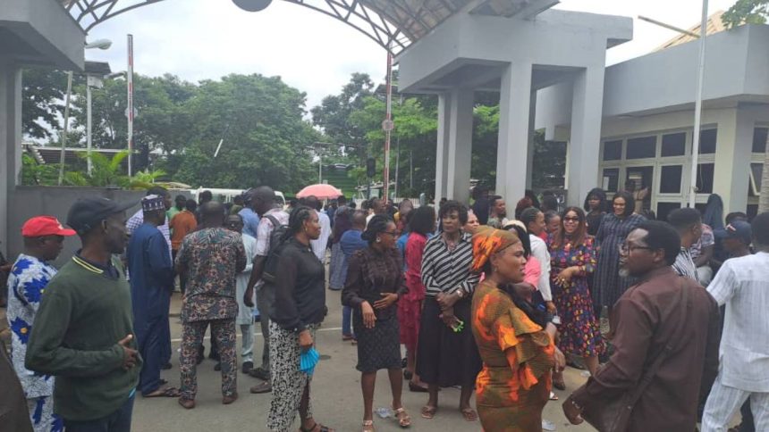 Workers Lock Minister of Works, Dave Umahi Inside Office (PHOTOS) | Daily Report Nigeria