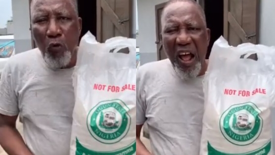 Angry Estate Chairman Returns Bag Of Rice Given To 147 Houses As Palliative in Ogun