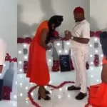 lady kneels to accepts her millionaire boyfriend’s proposal