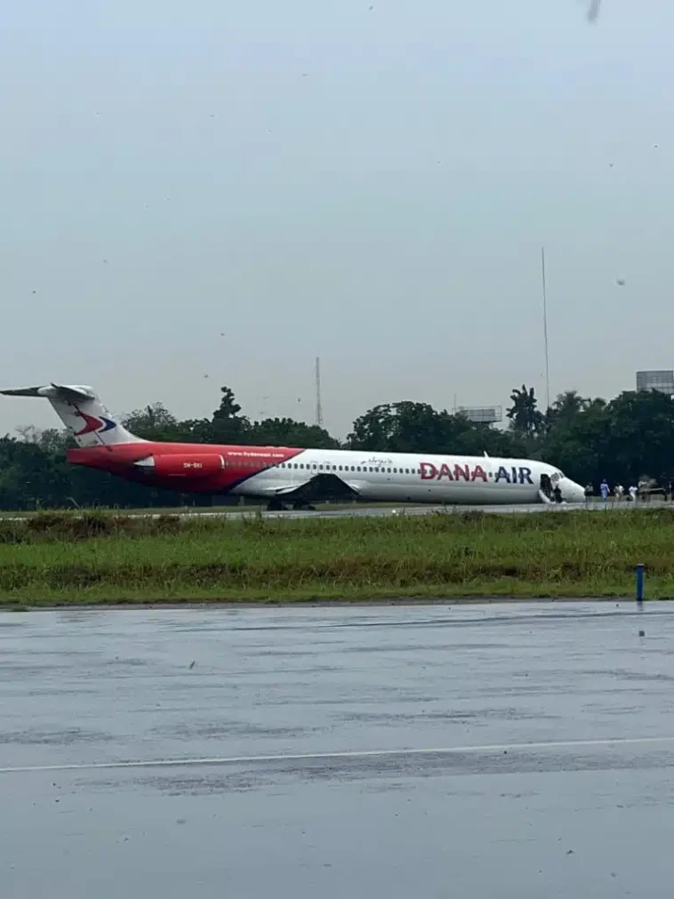 BREAKING: Dana Air's Plane Veers Off in Lagos | Daily Report Nigeria