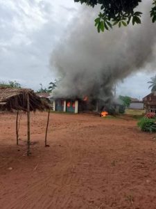 Mob Set Community Leader's House On Fire After His Son Stabs Man To Death in Edo | Daily Report Nigeria