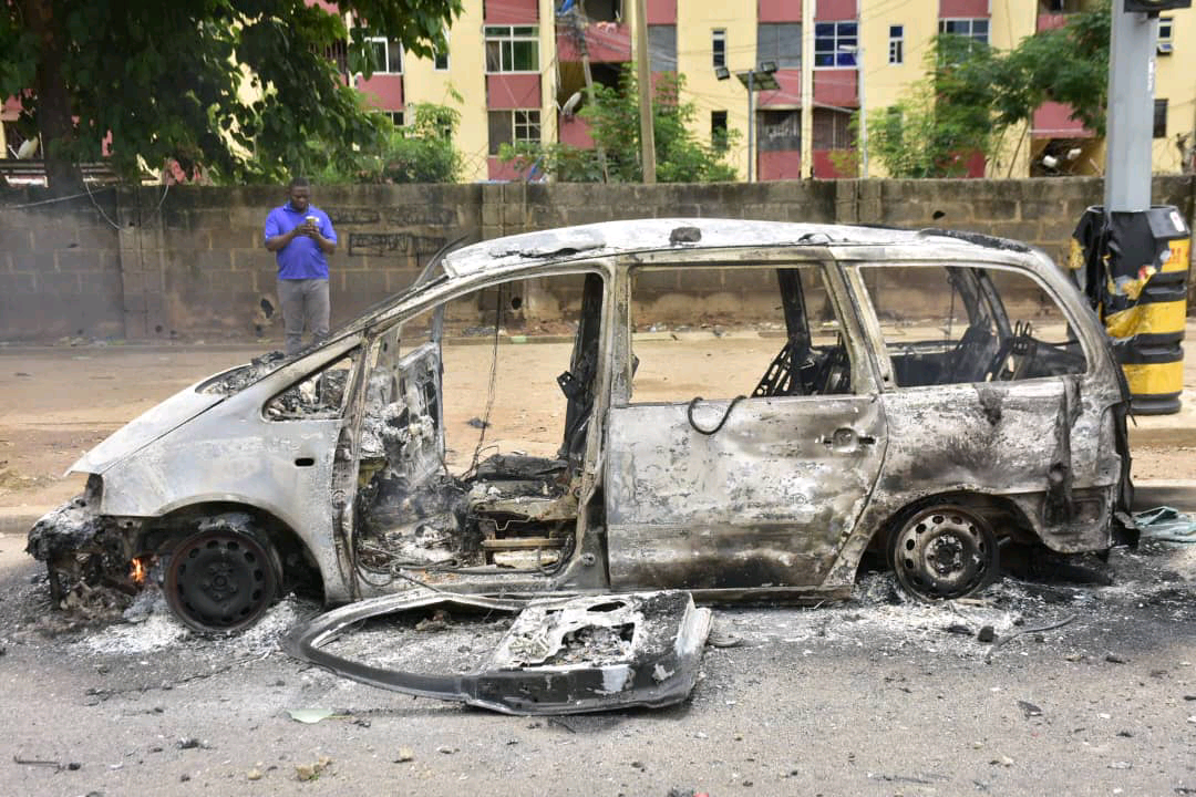 Shiites Protest Turns Bloody in Abuja, Trader, Two Police Officers Killed | Daily Report Nigeria