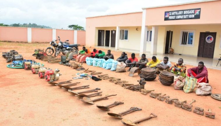 Police Arrests 12 Illegal Miners In Ondo [PHOTOS] | Daily Report Nigeria