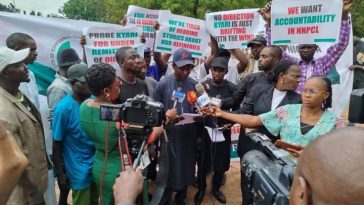 Fuel Scarcity: Protesters Demand Kyari's Sack, Decry 'Monumental Fraud' in NNPC | Daily Report Nigeria