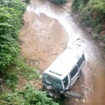 18-Seater Bus Crashes Into River In Oyo State | Daily Report Nigeria