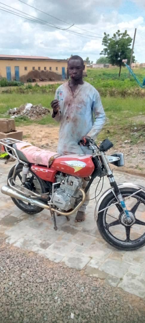 Police Intervene As Mob Almost Beat Motorcycle Thief To Death | Daily Report Nigeria