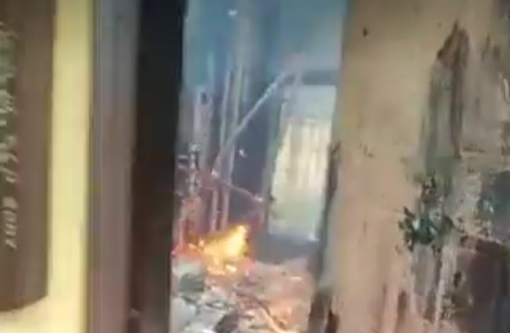 BREAKING: Hoodlums Attack LG Secretariat In Rivers, Set It Ablaze [VIDEO] | Daily Report Nigeria