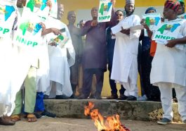 NNPP Faction Erupts: Chieftains Reject Kwankwaso, Burn Red Caps in Protest | Daily Report Nigeria