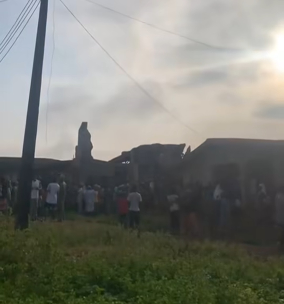10 Dead, 7 Rescued As Building Collapses In Ibadan (VIDEO) | Daily Report Nigeria