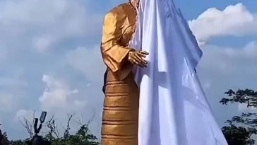 Reactions, As Ooni Of Ife Unveils Golden Statue Of First Lady, Oluremi Tinubu | Daily Report Nigeria