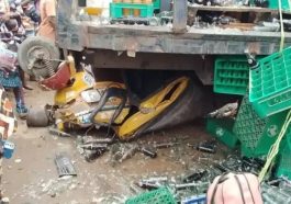 FLASH: Women, Children, 7 Others Dead As Truck Rams Into Tricycle | Daily Report Nigeria