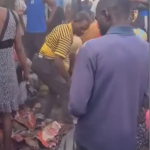 Residents Pack Spaghetti, Noodles, After Trailer Collapsed In Kaduna [VIDEO] | Daily Report Nigeria