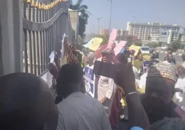 Pensioners Block Finance Ministry in Abuja Over Unpaid Dues | Daily Report Nigeria