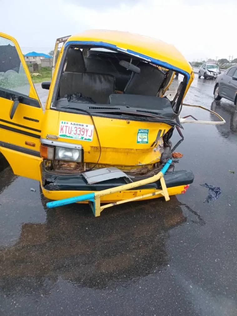 Four Injured In Lagos-Badagry Expressway Auto Crash | Daily Report Nigeria