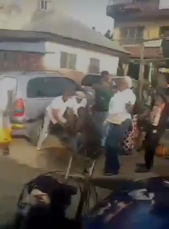 JUST IN: Pupils, Traders Die In Ghastly Accident In Lagos [VIDEO] | Daily Report Nigeria