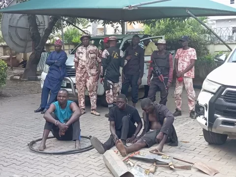 16 Streetlight Vandals Arrested In Abuja | Daily Report Nigeria