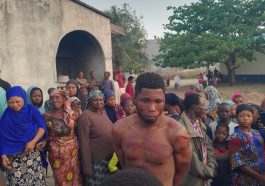 Angry Mob Beat Thief To Pulp In Kogi [PHOTOS] | Daily Report Nigeria