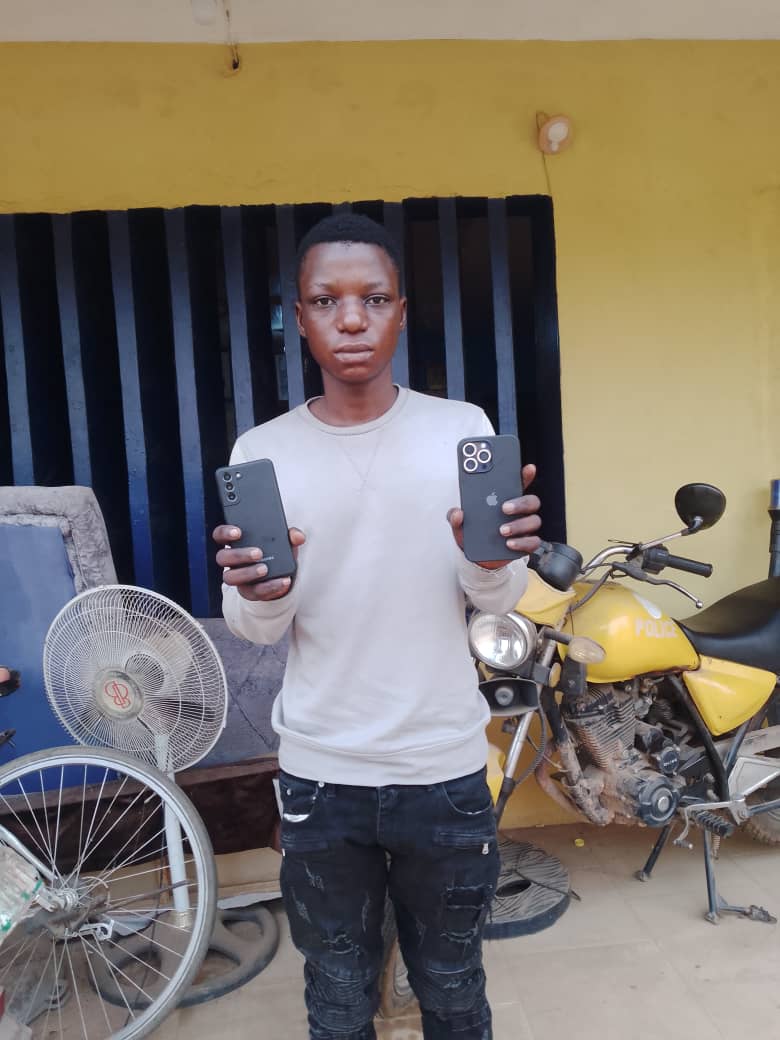 17-Year-Old Student Arrested, While Trying To Sell Phones He Stole | Daily Report Nigeria