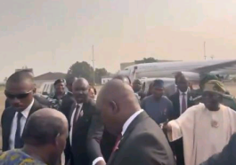 See Moment Veteran Nigerian Actor, Papa Ajasco Met President Tinubu At Lagos Airport (Video) | Daily Report Nigeria