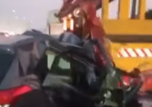 FLASH: SUV Rams Into Crane In Lagos [VIDEO]