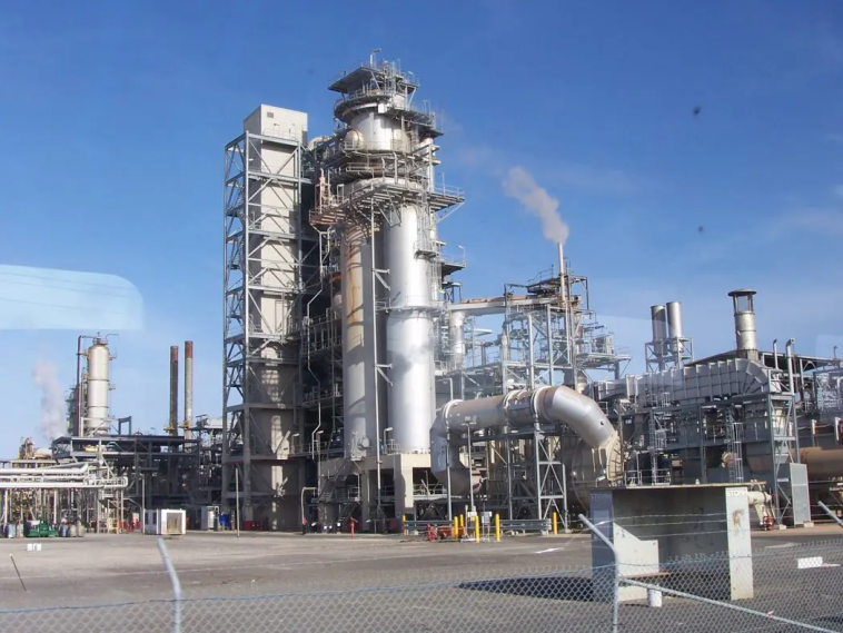 Sell Warri, Kaduna refineries to private firms – Marketers tell FG