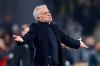 2025 08 29T080947Z 497548733 RC2Y7DAIC160 RTRMADP 3 SOCCER TURKEY FB MOURINHO 1 1756458394