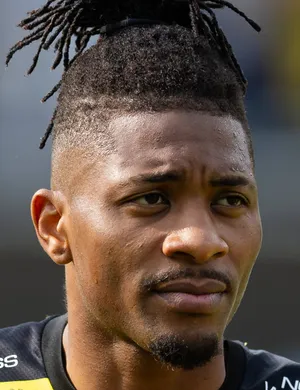 Photo of Super Eagles’ Uchenna Joins Olayinka at Red Star on Three-Year Deal