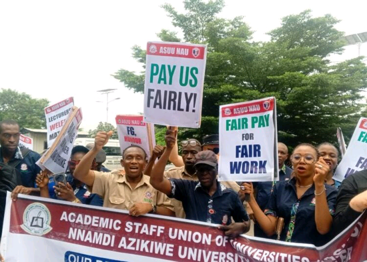 ASUU members in UNIZIK 750x536 1