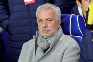 Fenerbahçe sack Jose Mourinho after one season