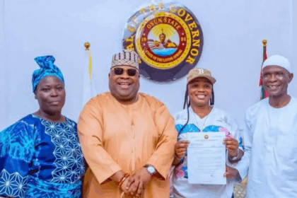 Adeleke AND Puff puff seller.jpg1