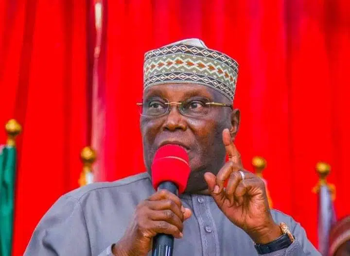 Photo of Nigerian students abandoned abroad, left to starve – Atiku alleges